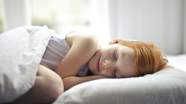 Недостаток сна влияет на память и интеллект детей — ученые